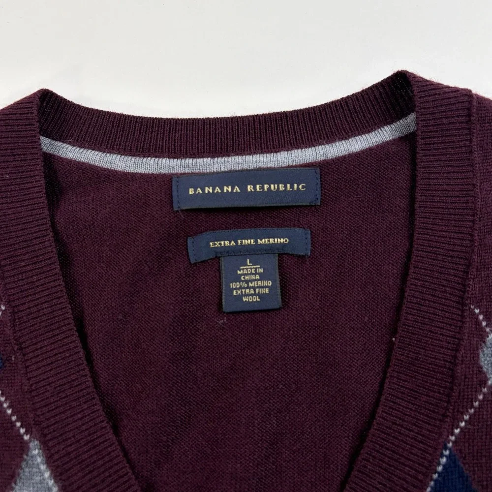 Banana Republic Argyle V-Neck Sweater Mens Large Burgundy Extra Fine Merino Wool